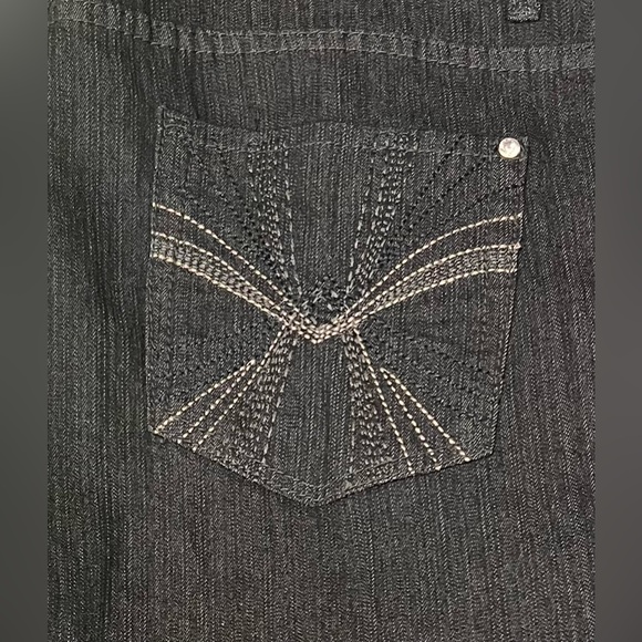 NWT Love Sweet Black Wash Denim Jeans with Rhinestone and Stitch Design size 22 - Picture 3 of 4